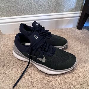 Brand New Men’s Nike Dallas Cowboys Shoes - Size 10